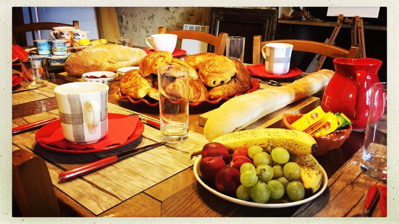 Bed and Breakfast Manoir De La Grand'Cour Soulgé-sur-ouette Exterior foto