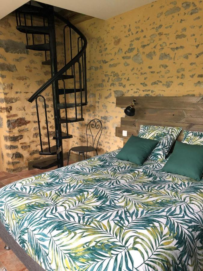 Bed and Breakfast Manoir De La Grand'Cour Soulgé-sur-ouette Exterior foto